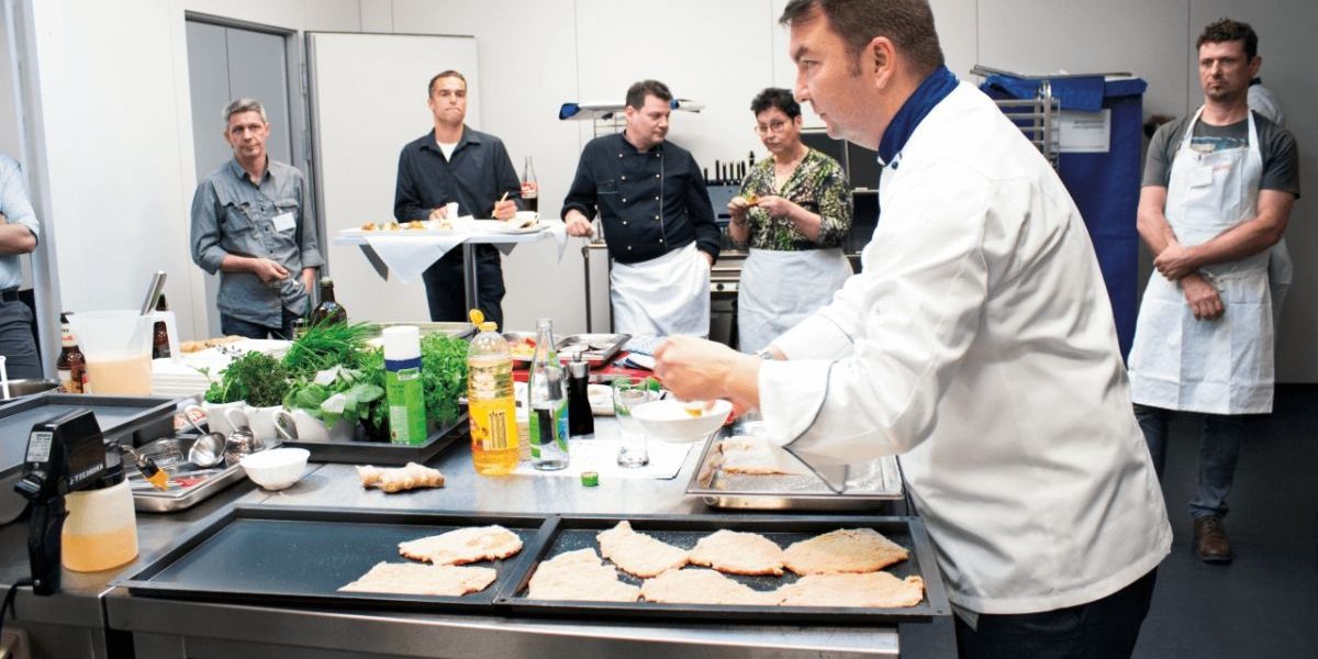 academy rational – clase llena de gente academy rational - clase llena de gente