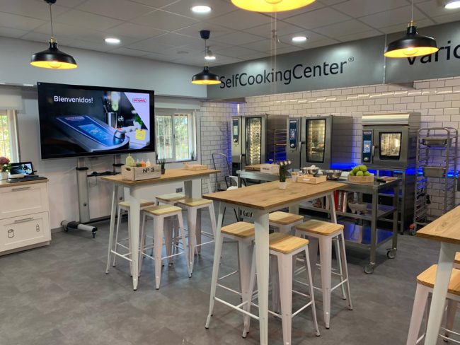 servicio técnico oficial en Málaga – clase con pantalla