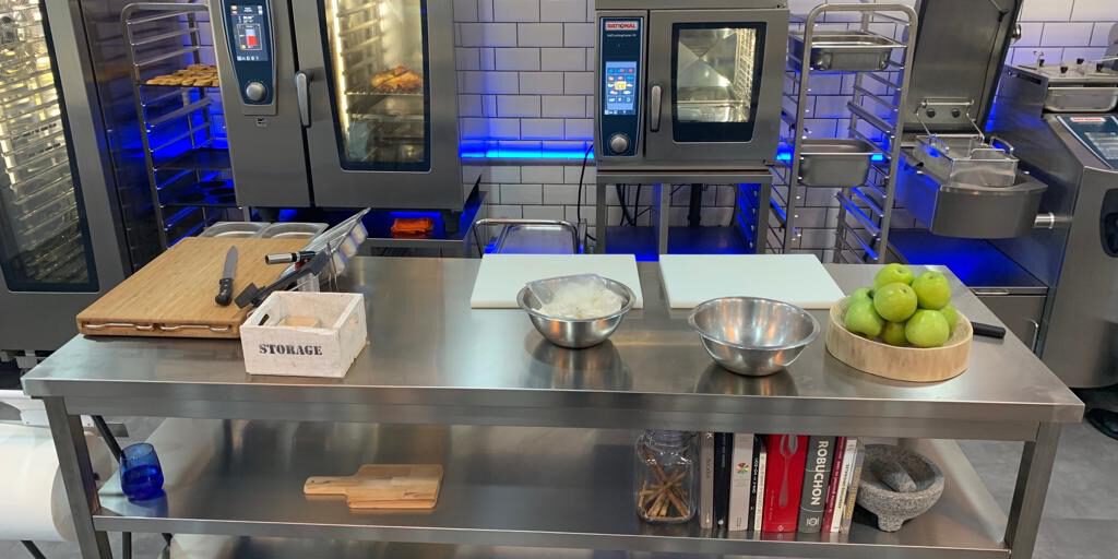 servicio técnico oficial en Málaga – mesa de trabajo