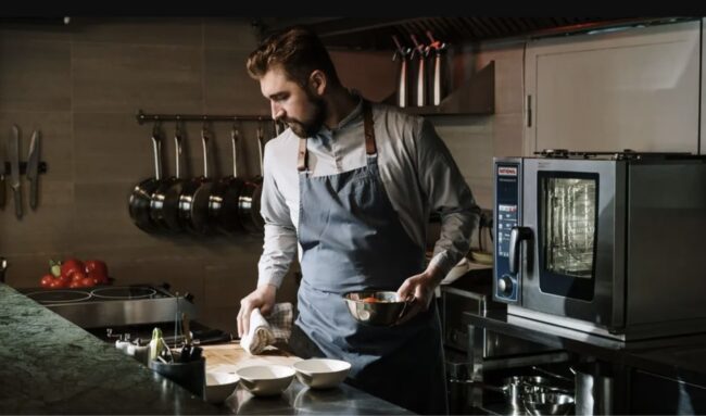 horno rational - cocinando
